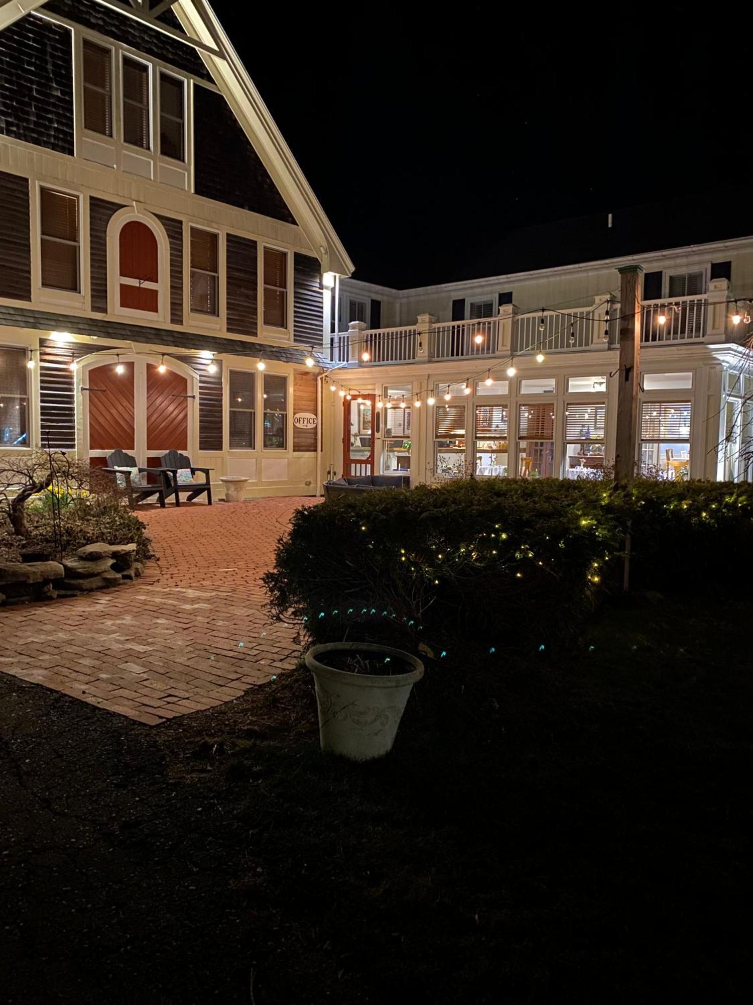 Spouter Inn Bed & Breakfast Lincolnville Exterior photo