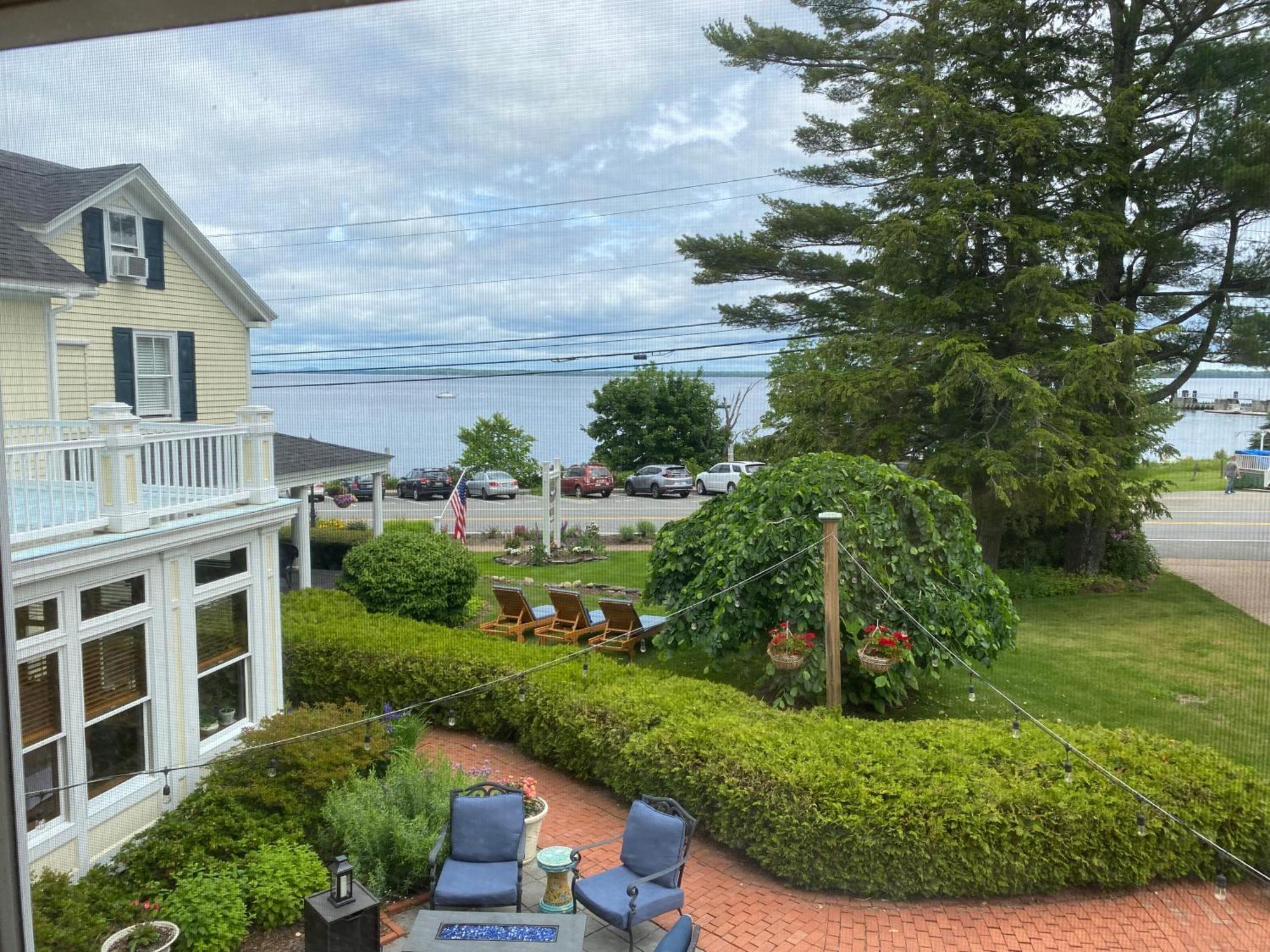 Spouter Inn Bed & Breakfast Lincolnville Exterior photo