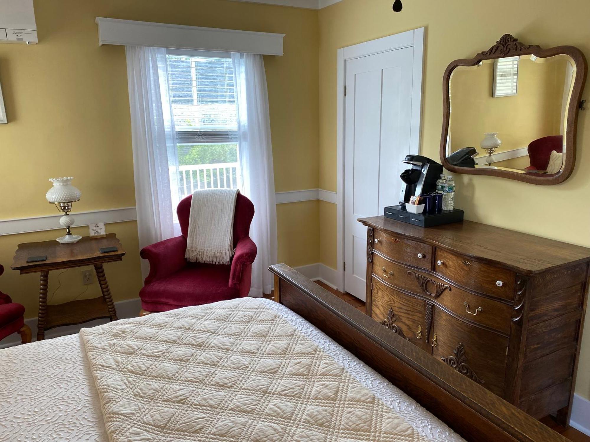 Spouter Inn Bed & Breakfast Lincolnville Exterior photo