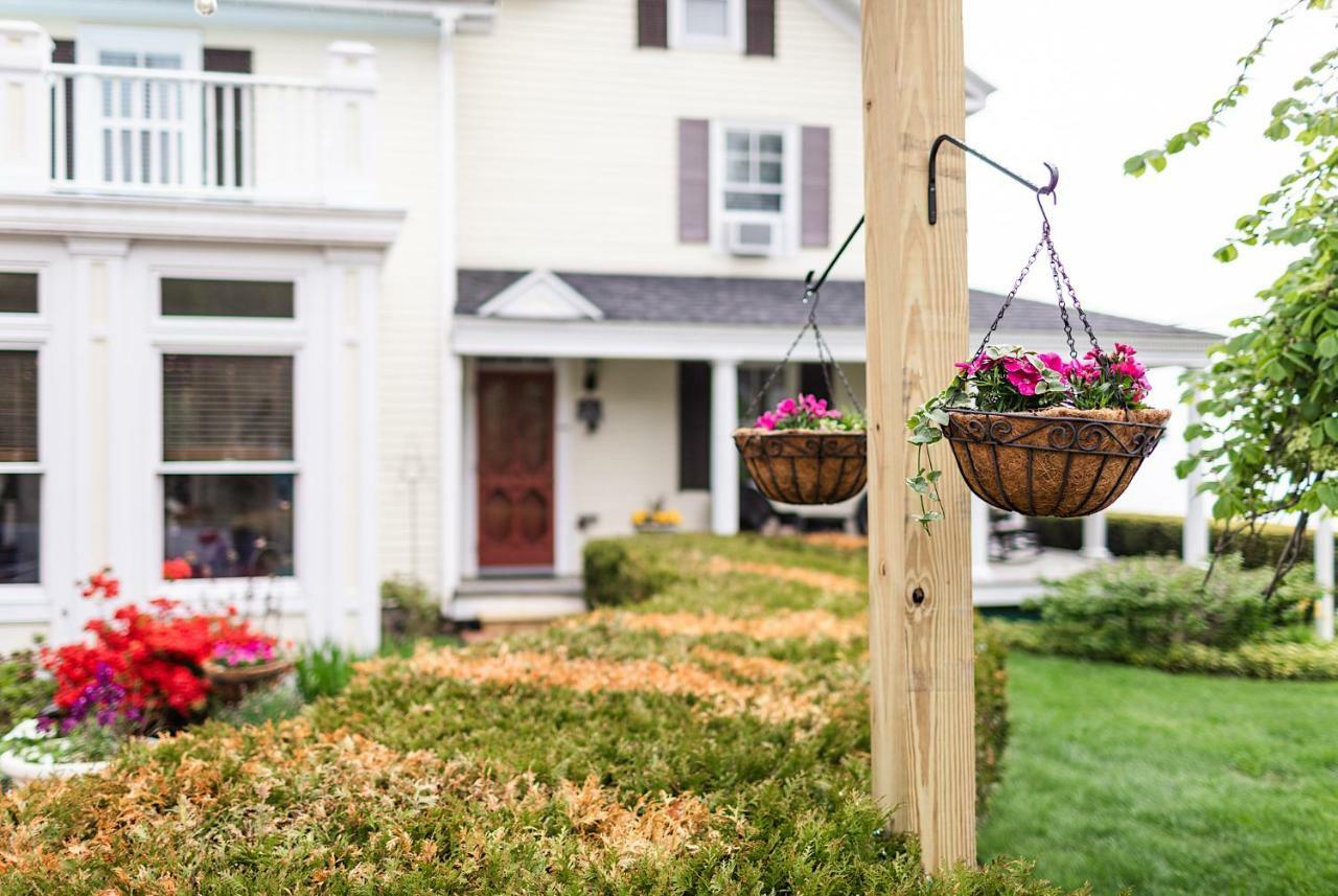 Spouter Inn Bed & Breakfast Lincolnville Exterior photo